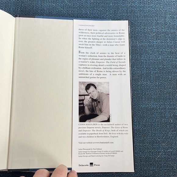 Emperor The Field of Swords (A Julius Caesar Novel) - Conn Iggulden. VG Cond. - Picture 8 of 10